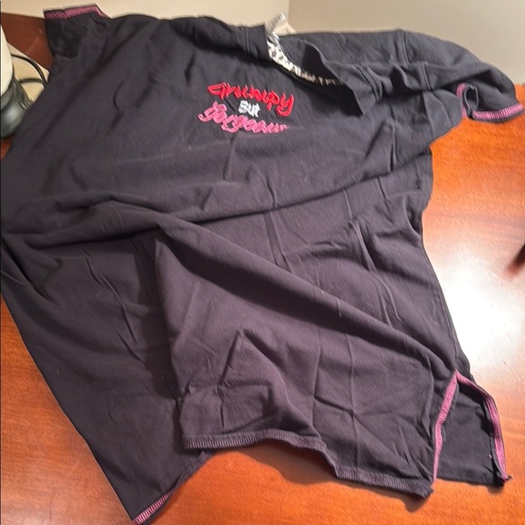 Black Gown Sleepwear with Pink/Red Embroidery, side slit, Size 1X (XL), Preowned - Picture 7 of 9